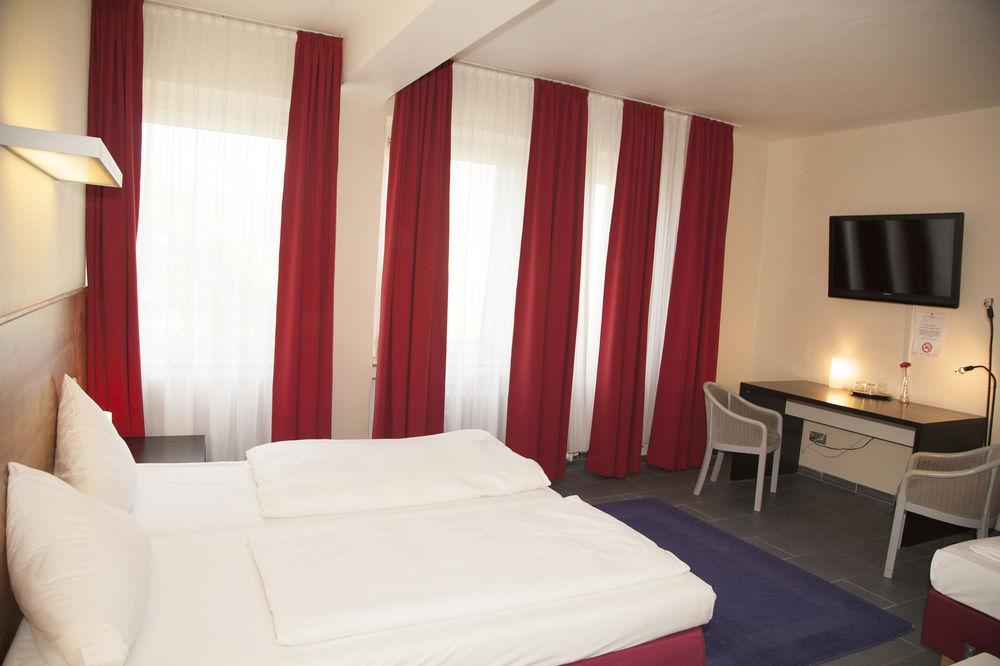 A&O Koeln Hauptbahnhof Hotel Exterior photo
